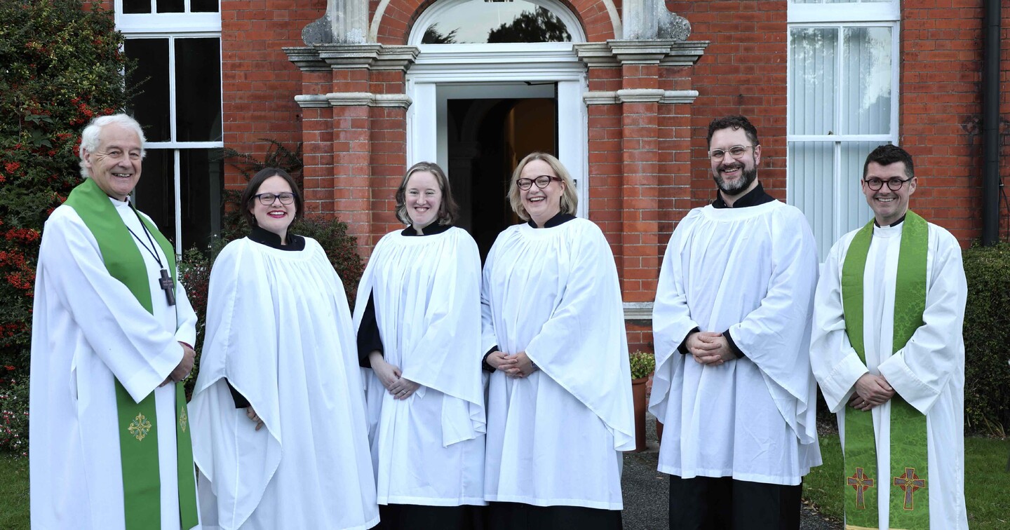 First year ordinands and newly commissioned student readers Laura McIvor, Natasha Coombes&ndash;Liddle, Andrea Black and Eric Hughes with Archbishop Michael Jackson and the Revd Dr Chris MacBruithin.