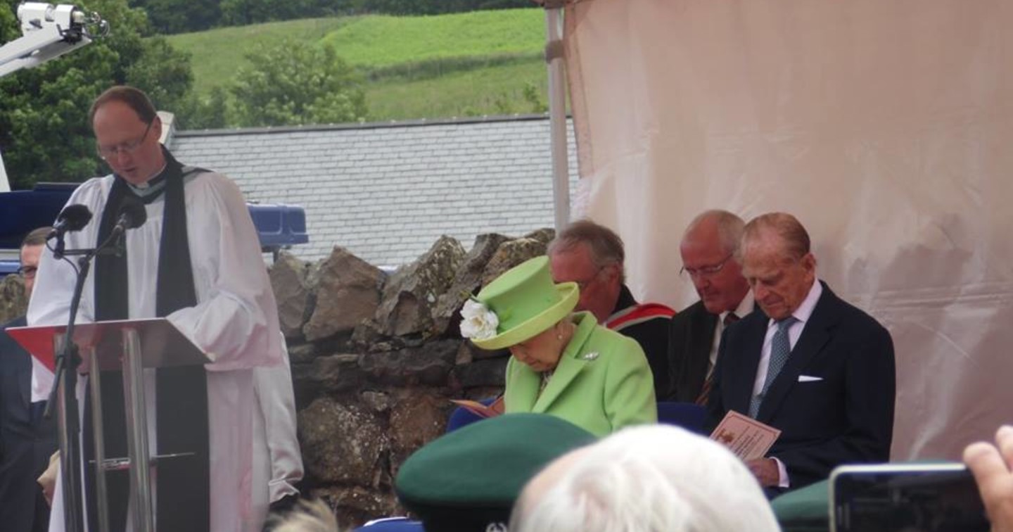 Billy Rector Unveils Statue of War Hero in Presence of Queen