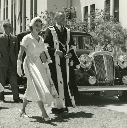 The Queen and the Commonwealth