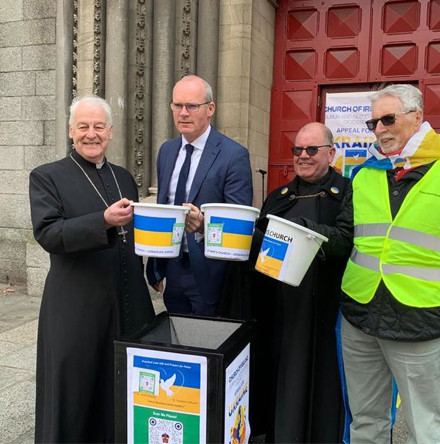 Special Black Santa Sit Out raises &euro;20,000 for Ukraine appeal