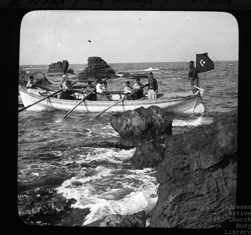 Boat going through rocks