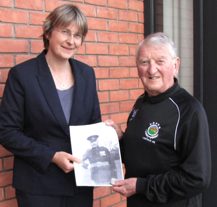 Dr Susan Hood meeting Kenny McKeague.