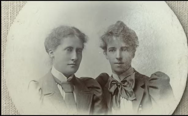 Figure 14: Photograph of Lily and Elizabeth Yates in 1900. Photograph: The Board of Trinity College Dublin