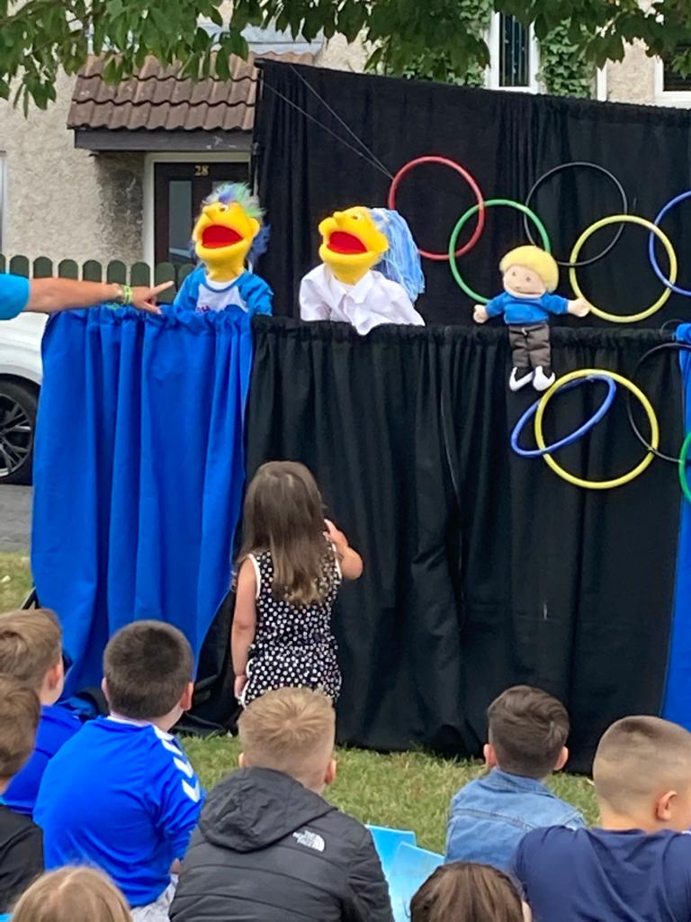 Summer outreach with the puppets in a housing estate in Holywood.