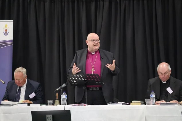 Bishop Paul Colton addressing the Cork, Cloyne and Ross Synod. (Photo credit: Denise Stobart)