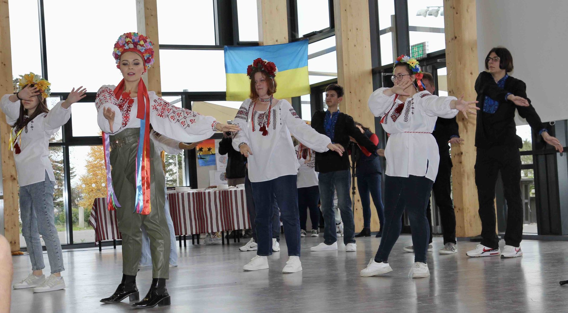 The students and Nina Yelenchuk perform in Temple Carrig School.