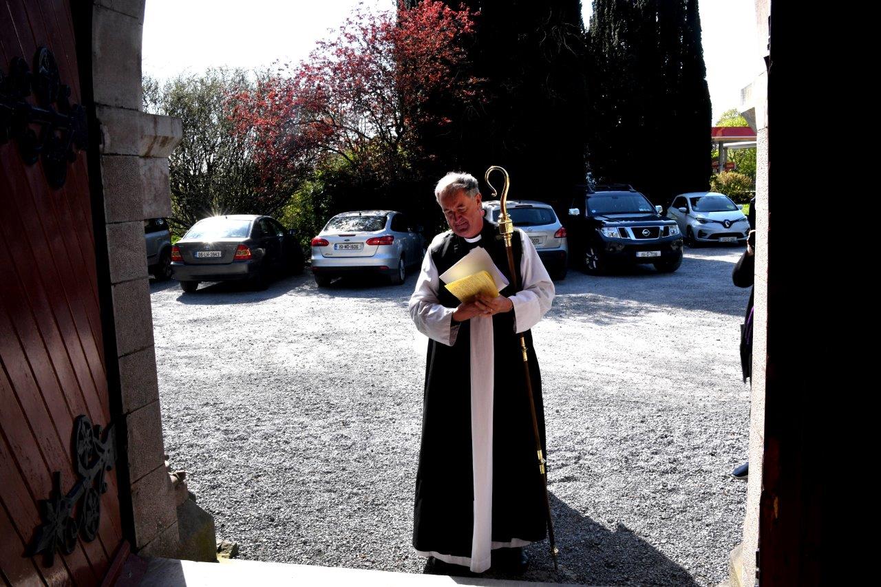 Bishop Burrows prepares to be welcomed into Tuam Cathedral.