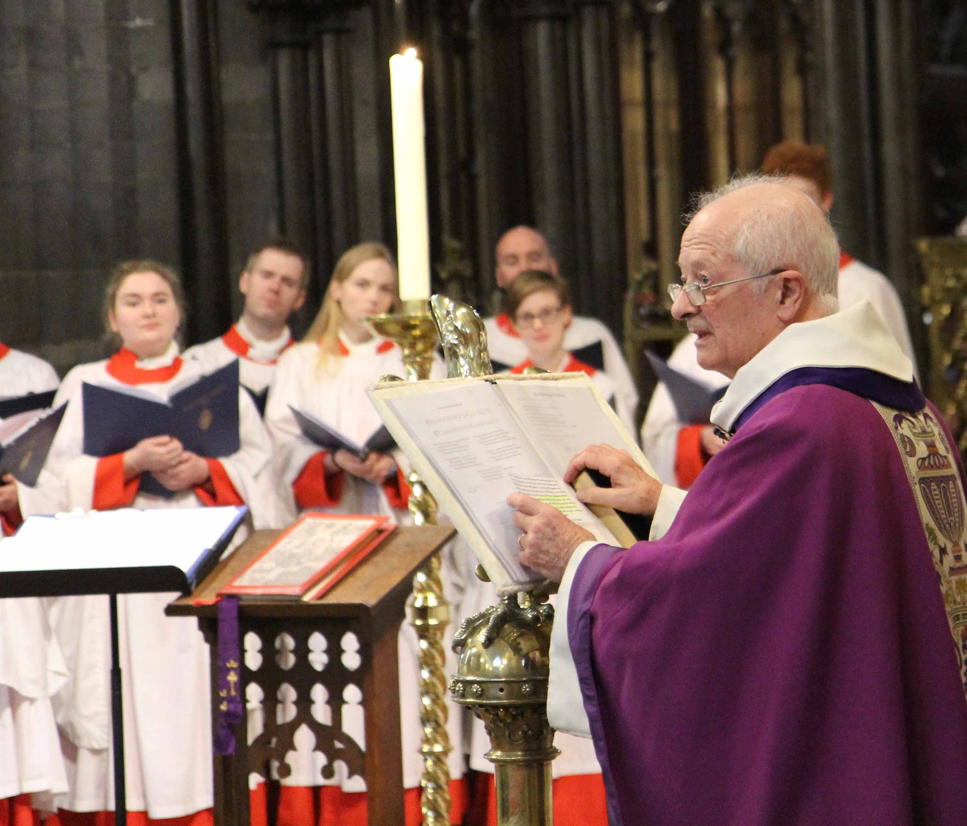 Canon John Bartlett speaking at the close of the service to mark his 80th birthday, held in Christ Church Cathedral, Dublin, in March 2017.