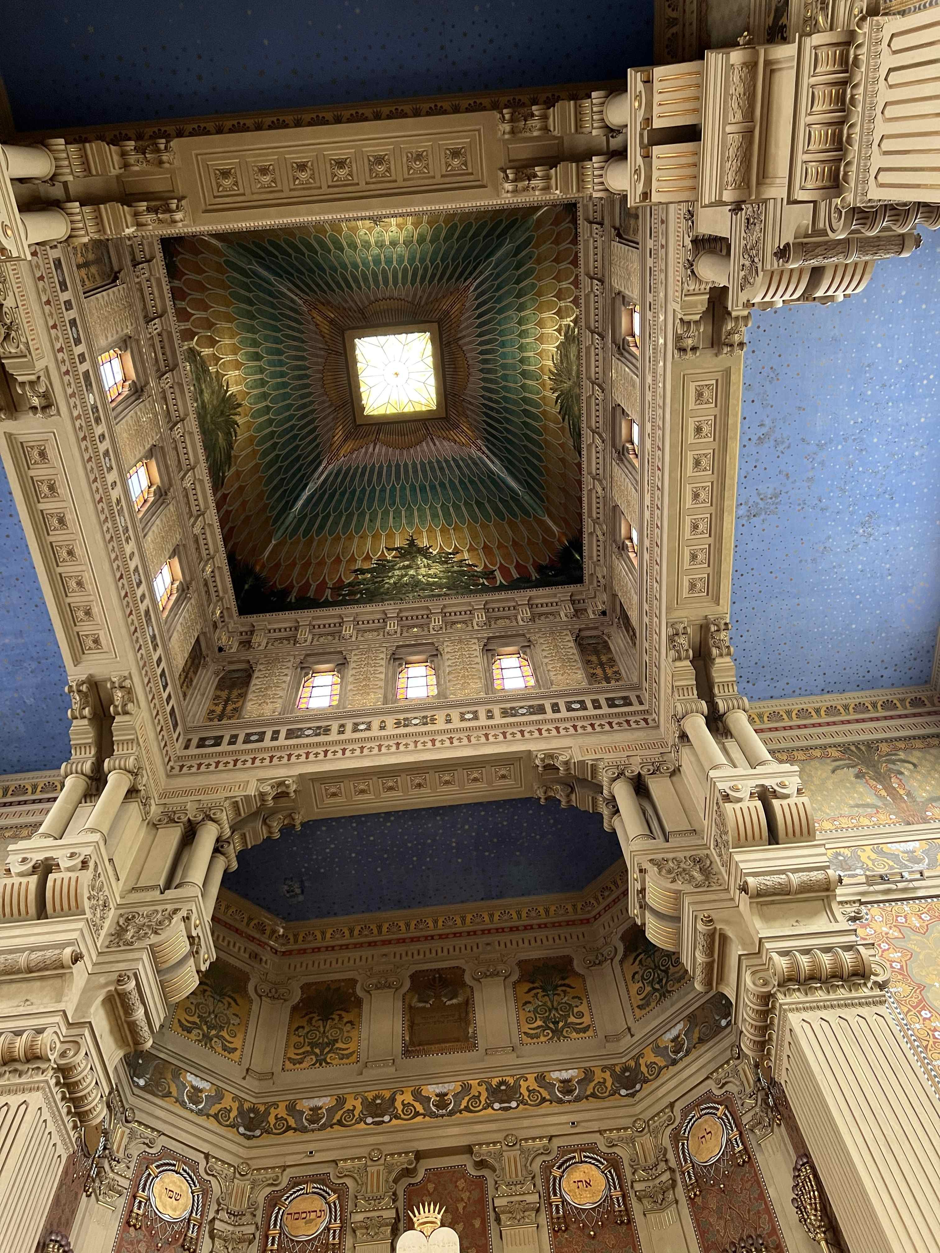 The dome of the Great Synagogue of Rome.
